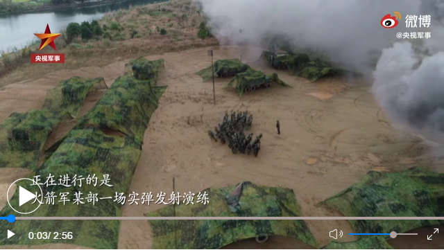 火箭军老班长用纸板画键盘练业务
