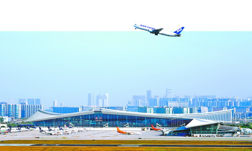 筑梦远航振翅翱翔 厦门高崎国际机场昨日迎来通航40周年