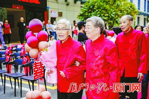 【网络中国节·重阳】爱在重阳节 我市多地举办丰富活动关爱老人