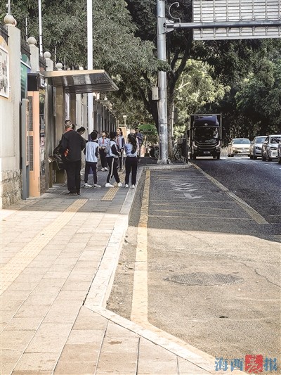 东浦路人民小学段“焕然一新” 出行更方便了